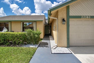 Come see this beautifully renovated 3BR 2BA Villa in the Heart - photo 4