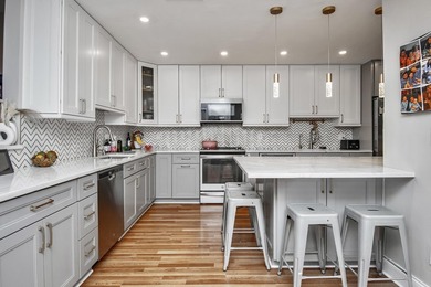 Come see this beautifully renovated 3BR 2BA Villa in the Heart - photo 6