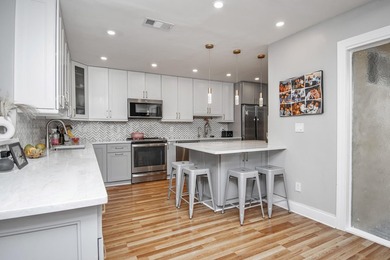 Come see this beautifully renovated 3BR 2BA Villa in the Heart - photo 8