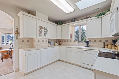 LAKEFRONT COASTAL RETREAT! Enjoy Approximately 90 feet of - photo 2