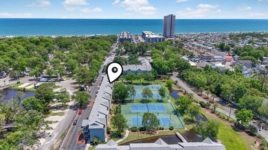 Welcome Home! This meticulously maintained 2 bedroom, 2 bathroom - photo 3