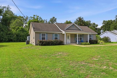Welcome home to comfort, style, and convenience! Built in 2015 - photo 3