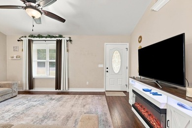 Welcome home to comfort, style, and convenience! Built in 2015 - photo 5