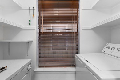 Stylish & Convenient Condo Living in Ridge Park! Welcome to this - photo 6
