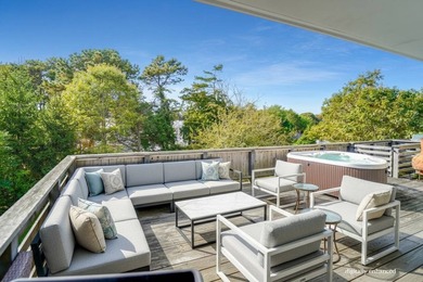 Discover the charm of this unique upside-down beach home nestled - photo 4