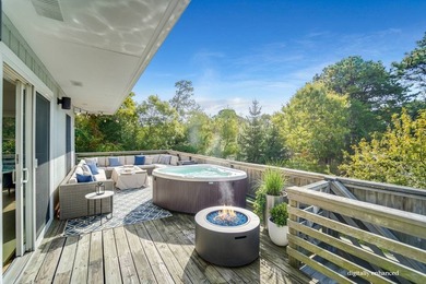 Discover the charm of this unique upside-down beach home nestled - photo 5