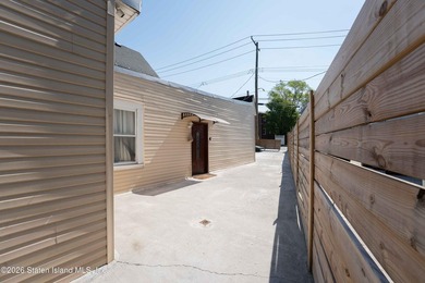Welcome to this spacious and uniquely designed single-family - photo 6