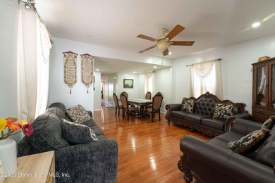 Welcome to this spacious and uniquely designed single-family - photo 10