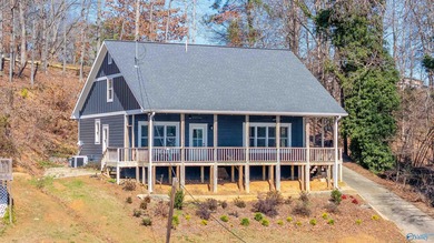 Weiss Lake Home For Sale in Centre Alabama