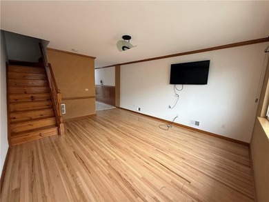 Well-maintained single-family home located in the highly - photo 5