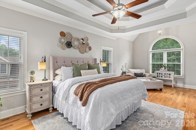 This exquisitely maintained all-brick custom residence offers - photo 16