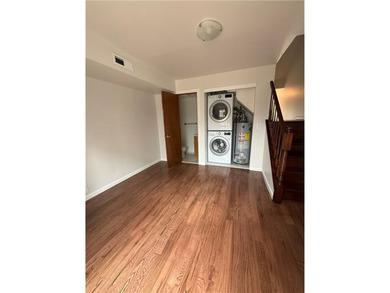 Well-maintained single-family home located in the highly - photo 7