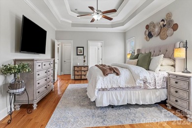 This exquisitely maintained all-brick custom residence offers - photo 18