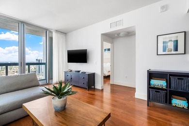Welcome to the beautiful and exclusive North Tower Residence at - photo 18