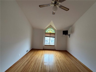 Well-maintained single-family home located in the highly - photo 10