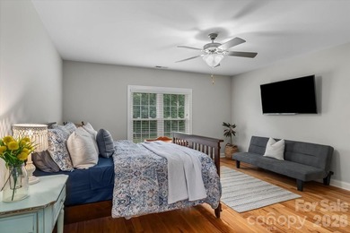 This exquisitely maintained all-brick custom residence offers - photo 26