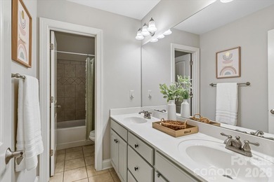 This exquisitely maintained all-brick custom residence offers - photo 28