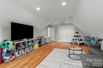 This exquisitely maintained all-brick custom residence offers - photo 31