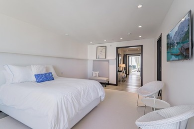 Occupying the top three levels of Las Olas River House - photo 32