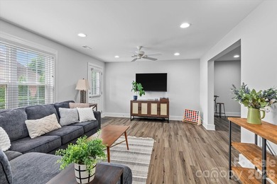 This exquisitely maintained all-brick custom residence offers - photo 34