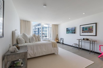 Occupying the top three levels of Las Olas River House - photo 34
