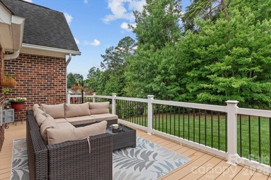 This exquisitely maintained all-brick custom residence offers - photo 38