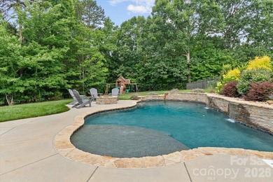 This exquisitely maintained all-brick custom residence offers - photo 41