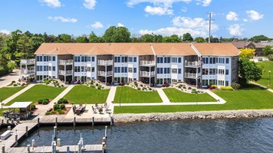 Lake Condo For Sale in Winneconne, Wisconsin