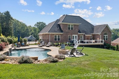 This exquisitely maintained all-brick custom residence offers - photo 47