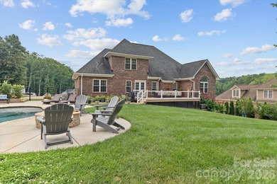 This exquisitely maintained all-brick custom residence offers - photo 48