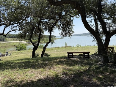 Nestled on a secluded cul-de-sac in the heart of Canyon Lake - photo 1