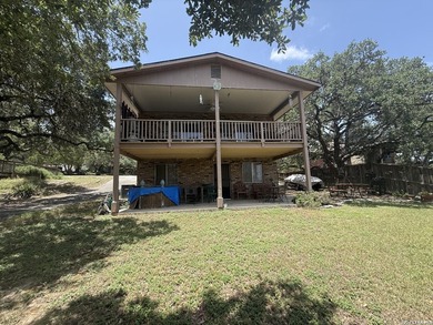 Nestled on a secluded cul-de-sac in the heart of Canyon Lake - photo 7