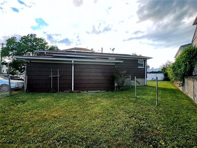 Welcome to this beautifully maintained single-family detached - photo 8