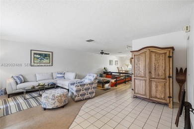 Huge 3 bedroom, 3 full bathrooms townhousemunity consist of only - photo 4