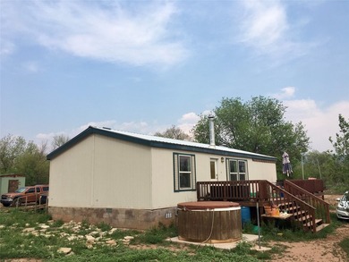 Verdant farmstead with 450 feet of Pecos River frontage and 3 - photo 4