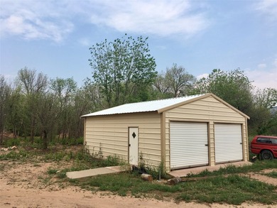 Verdant farmstead with 450 feet of Pecos River frontage and 3 - photo 5