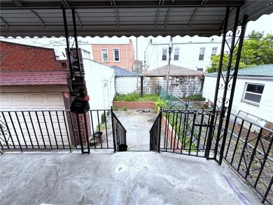 Located in a prime Gravesend location, this solid three-story - photo 10