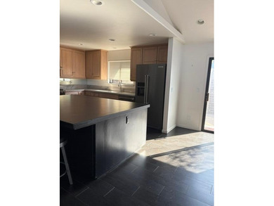 Beautiful, move-in ready 3 bedroom, 2 bathroom home located in - photo 12