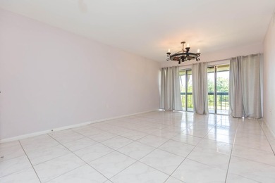 Welcome to Village Lake Condominiums in St. Petersburg! This 2 - photo 14