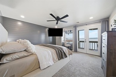 BEAUTIFULLY RENOVATED: Spectacular Lake Hudson views await in - photo 18