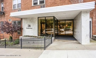 36 Hamilton Ave Studio Available with a PARKING SPOT, located a - photo 1