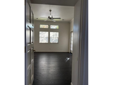 Beautiful, move-in ready 3 bedroom, 2 bathroom home located in - photo 21