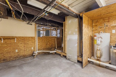 INVESTORS TAKE NOTICE: 1 retail and 8 residential units (9 units - photo 23