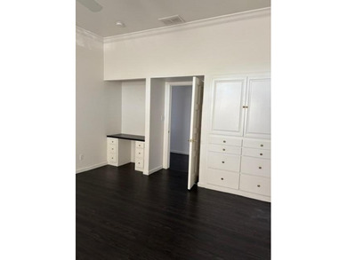 Beautiful, move-in ready 3 bedroom, 2 bathroom home located in - photo 23