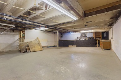 INVESTORS TAKE NOTICE: 1 retail and 8 residential units (9 units - photo 24