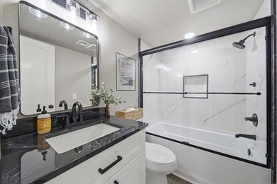 BEAUTIFULLY RENOVATED: Spectacular Lake Hudson views await in - photo 24
