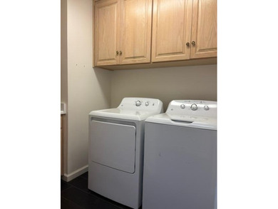 Beautiful, move-in ready 3 bedroom, 2 bathroom home located in - photo 26