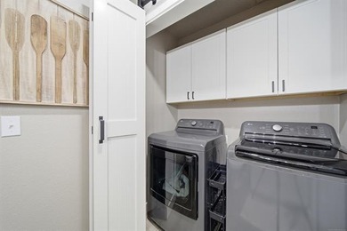BEAUTIFULLY RENOVATED: Spectacular Lake Hudson views await in - photo 28
