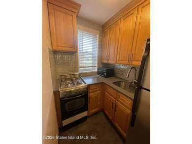 36 Hamilton Ave Studio Available with a PARKING SPOT, located a - photo 8