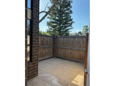 Beautiful, move-in ready 3 bedroom, 2 bathroom home located in - photo 28